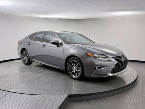 Used 2018 Lexus ES 350 w/ Luxury Package w/Wood Trim FWD image 11