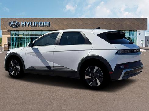 New 2026 Hyundai Ioniq 5 SE image 4