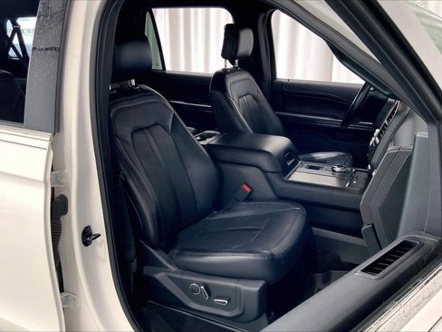 Used 2019 Ford Expedition Max Limited w/ Driver Assistance Package RWD image 16