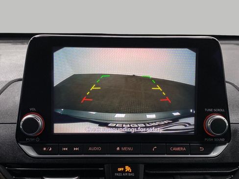 Used 2025 Nissan Altima 2.5 SV FWD image 21