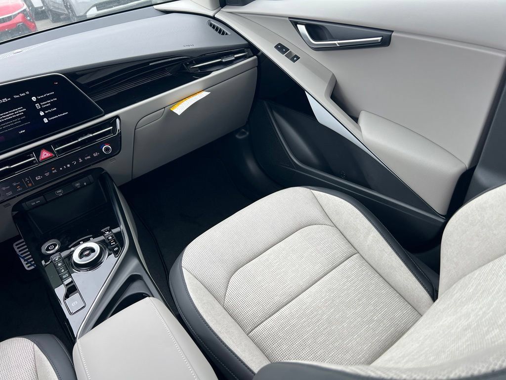 New 2026 Kia Niro Wave w/ Wave Preserve Package FWD image 14
