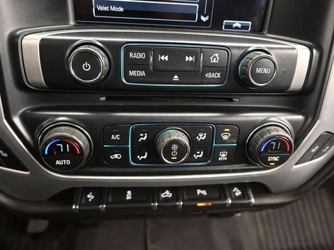 Used 2017 GMC Sierra 1500 SLE w/ SLE Value Package AWD/4WD image 28