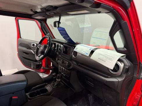 Used 2020 Jeep Wrangler Unlimited Sahara AWD/4WD image 26