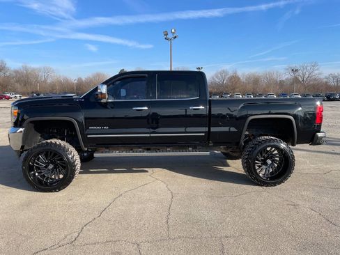 Used 2019 GMC Sierra 2500 SLT w/ Duramax Plus Package image 2