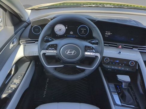Used 2025 Hyundai Elantra Limited FWD image 24