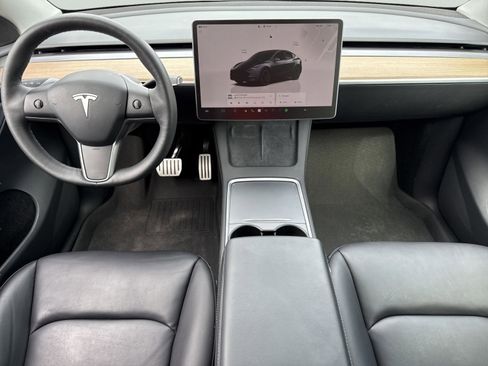 Used 2024 Tesla Model Y Performance AWD/4WD image 9