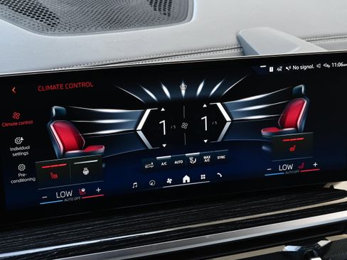 Certified 2025 BMW X5 xDrive40i w/ M Sport Package image 17