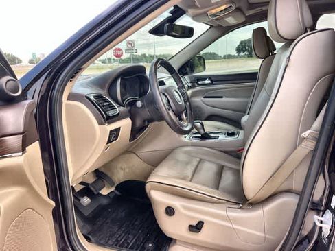 Used 2021 Jeep Grand Cherokee Overland AWD/4WD image 3