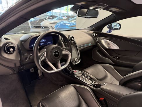 Used 2023 McLaren GT RWD image 10