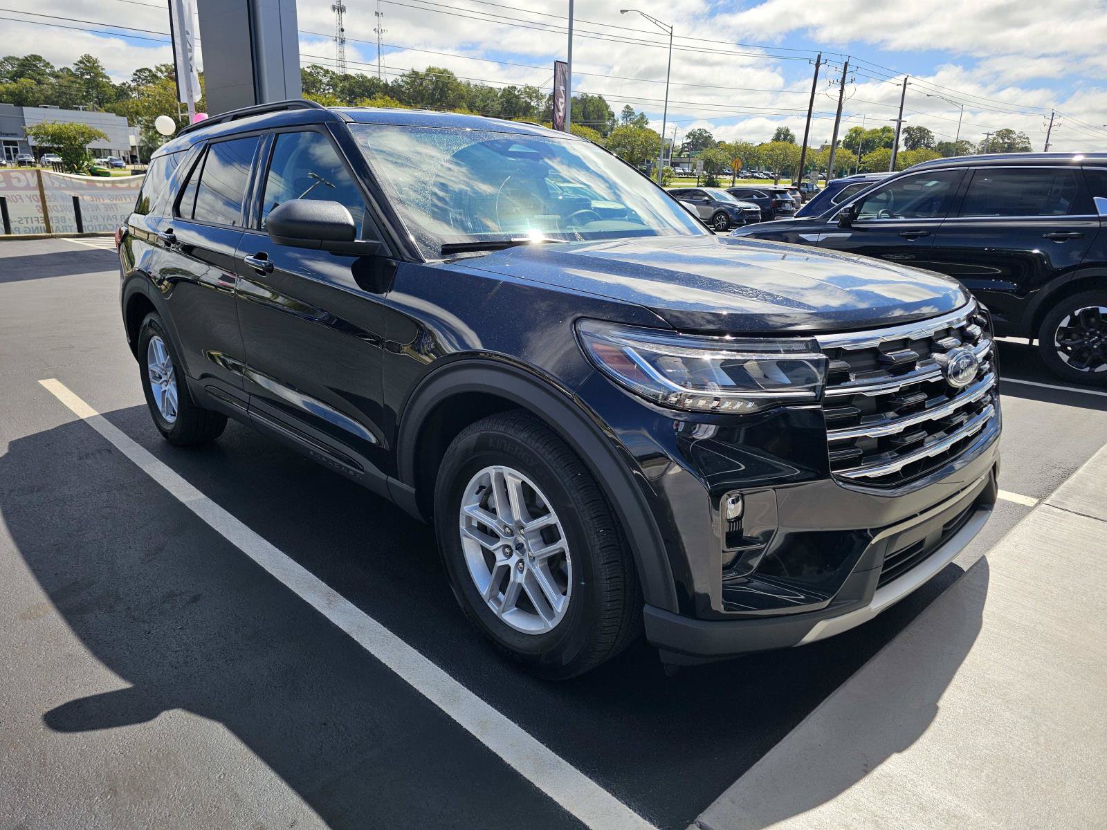 Used 2026 Ford Explorer Active w/ Active Comfort Package RWD image 7