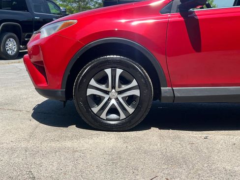 Used 2017 Toyota RAV4 LE AWD/4WD image 11