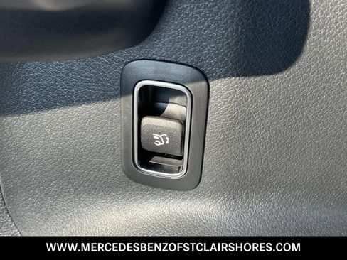 New 2026 Mercedes-Benz GLB 250 4MATIC image 19