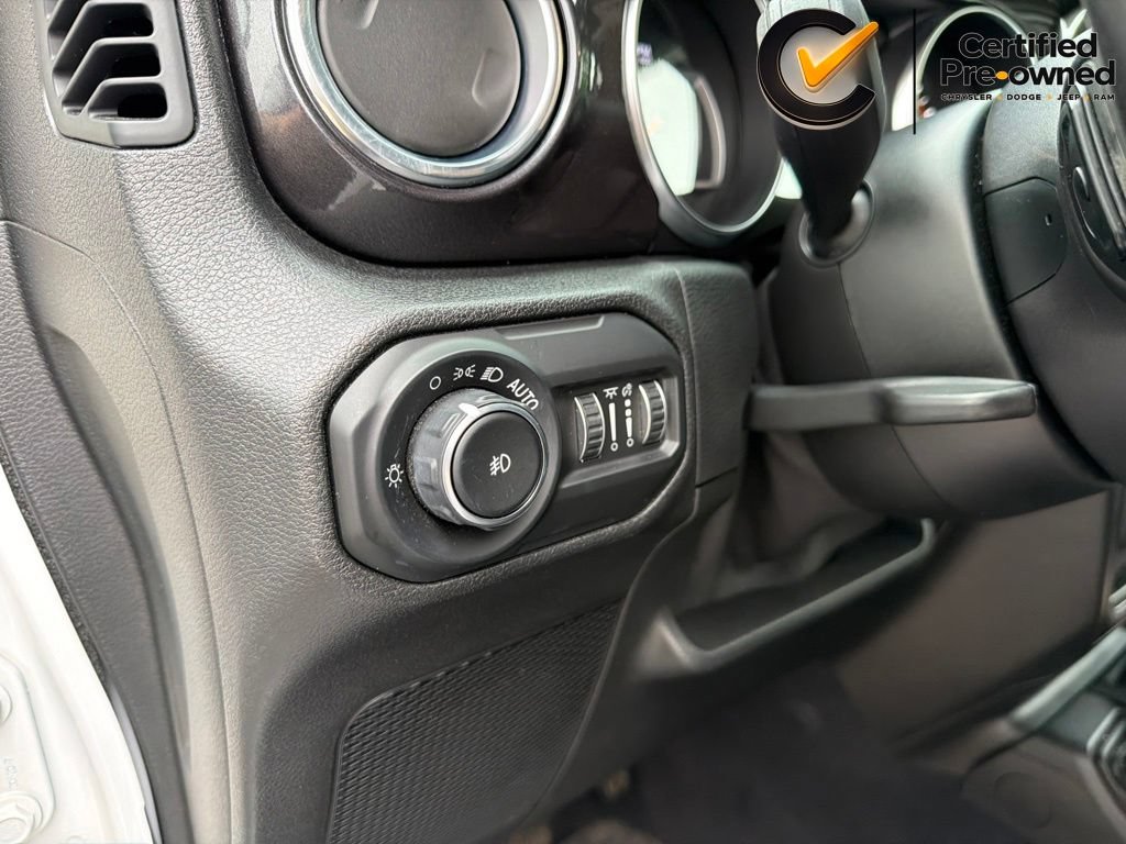 Certified 2021 Jeep Wrangler Unlimited Sahara AWD/4WD image 40