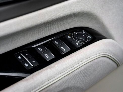 Used 2023 Cadillac Escalade Sport Platinum image 11