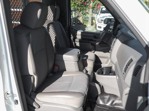Used 2020 Nissan NV 2500 SV RWD image 38