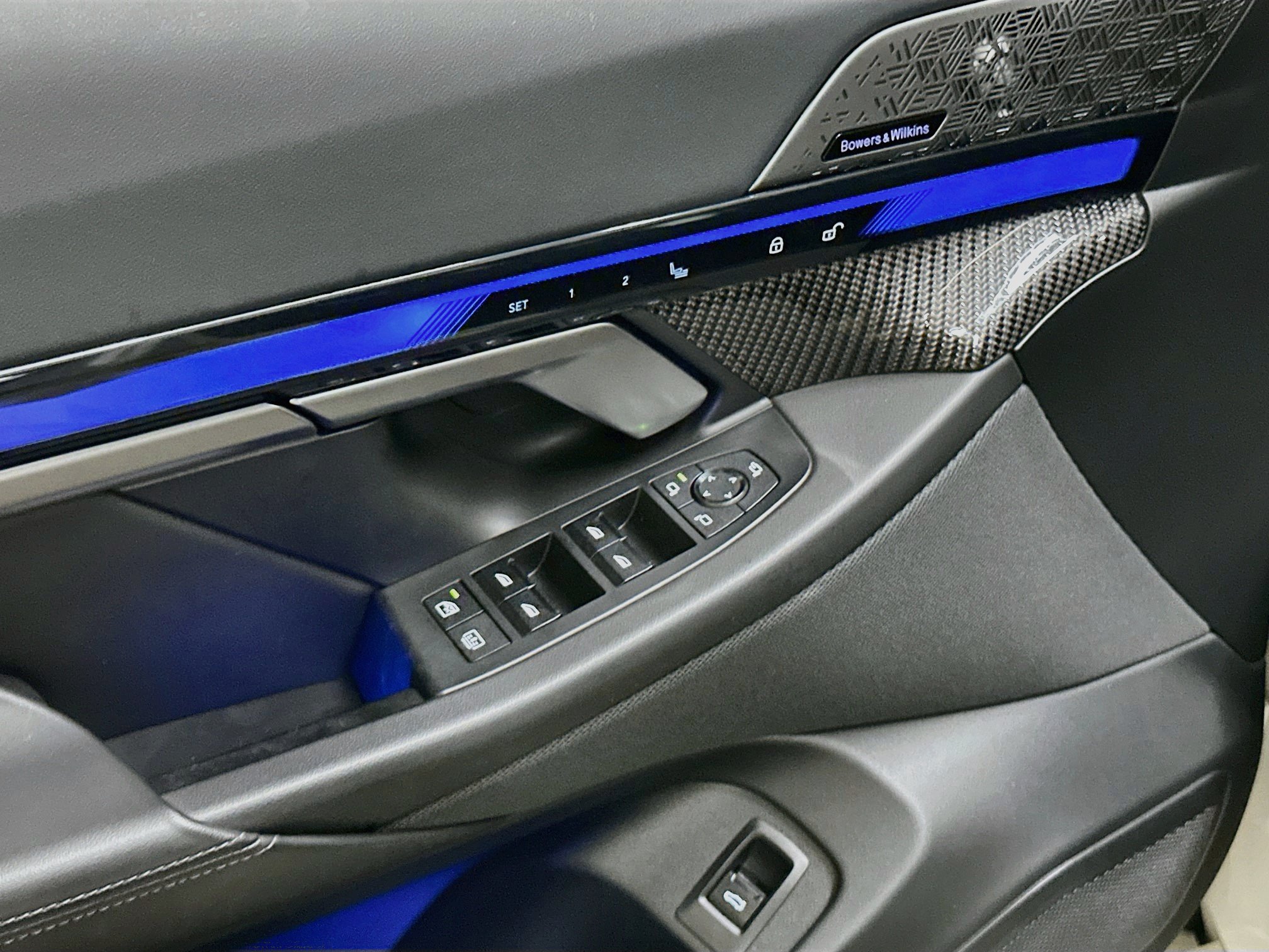 Used 2025 BMW M5 w/ Carbon Package AWD/4WD image 17