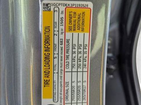 Used 2023 Chevrolet Colorado Z71 w/ Z71 Convenience Package 2 image 14