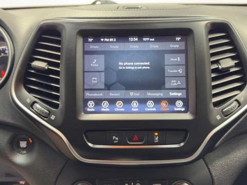 Used 2021 Jeep Cherokee Latitude Lux w/ Comfort/Convenience Group FWD image 31