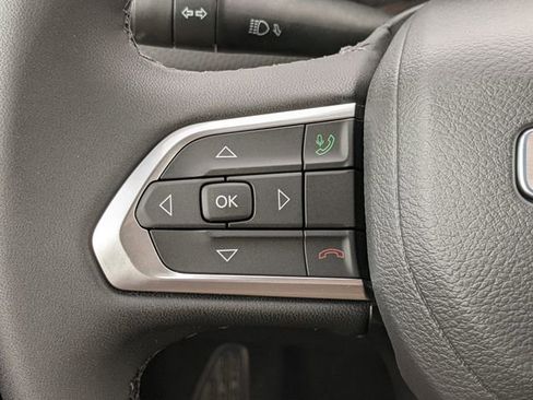 New 2026 Jeep Compass Latitude image 18