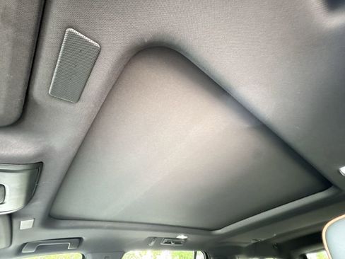 Certified 2025 GMC Yukon XL AT4 w/ LPO, Floor Liner Package AWD/4WD image 22