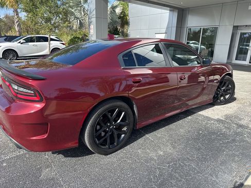 Used 2019 Dodge Charger R/T w/ Blacktop Package image 2