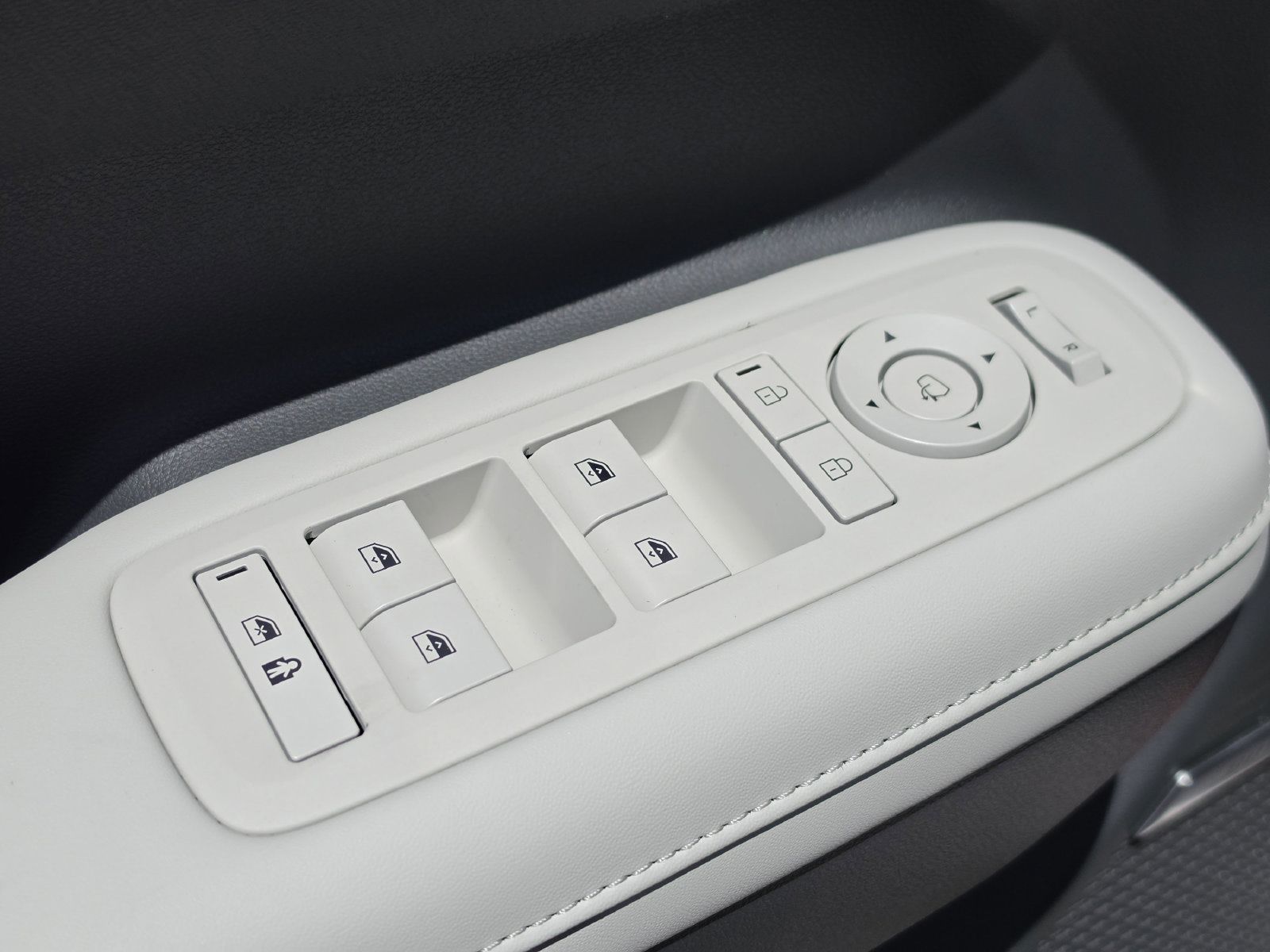 New 2026 Hyundai Santa Fe Calligraphy FWD image 21
