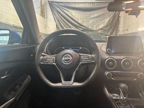 Used 2025 Nissan Sentra SV image 32