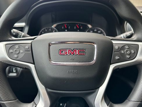 Certified 2022 GMC Acadia SLE image 31