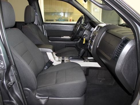 Used 2010 Ford Escape XLT FWD image 24