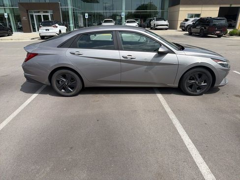 Certified 2023 Hyundai Elantra Blue FWD image 8