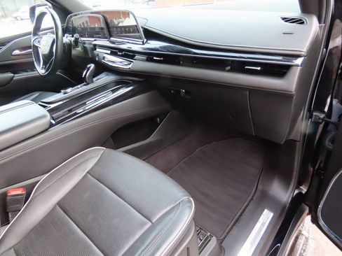 Used 2023 Cadillac Escalade Sport image 12