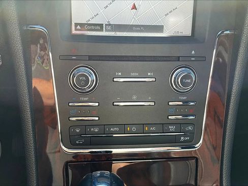 Used 2016 Lincoln Navigator Select image 24