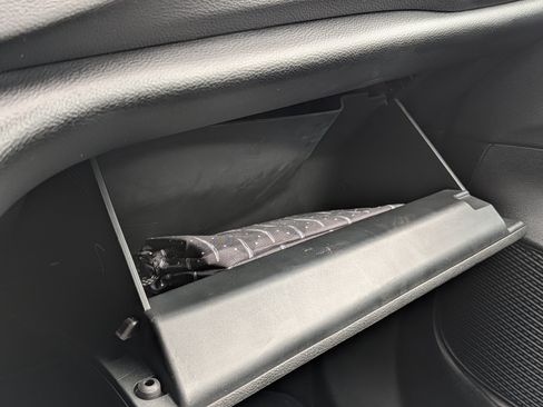 Used 2025 Chrysler Pacifica Select FWD image 35