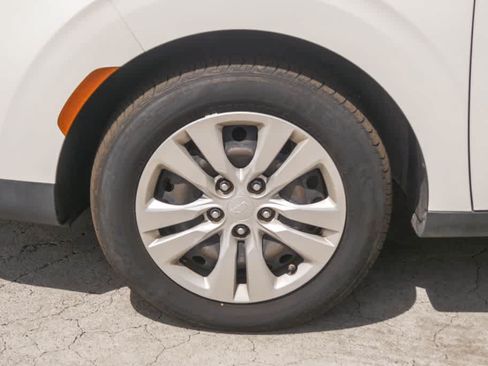Used 2020 Kia Soul LX FWD image 5