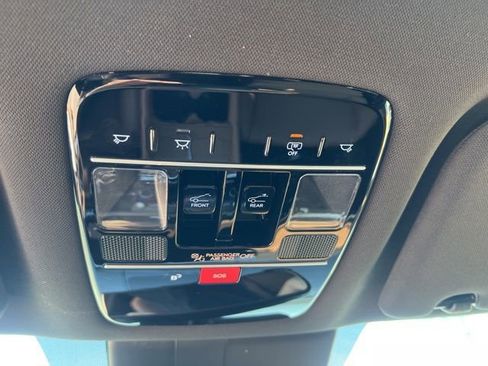 Used 2025 Hyundai Santa Fe Limited image 9