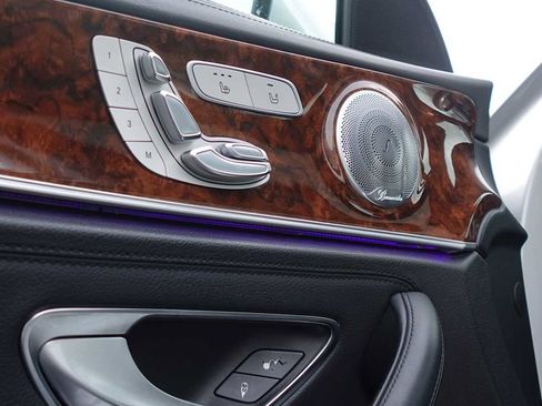 Used 2017 Mercedes-Benz E 400 4MATIC Wagon image 24