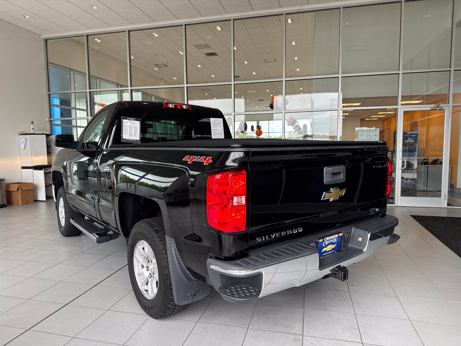 Used 2015 Chevrolet Silverado 1500 LT w/ LT Convenience Package AWD/4WD image 10