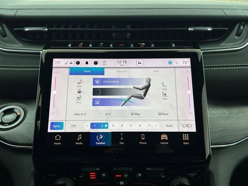 Used 2024 Jeep Grand Cherokee L Overland w/ Advanced Protech Group III image 27