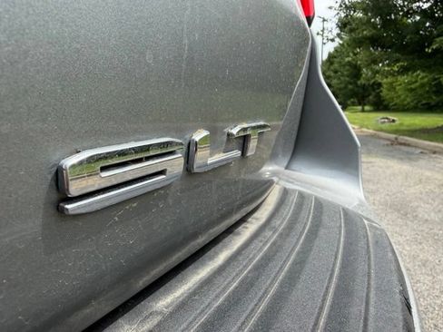 Used 2023 GMC Yukon SLT AWD/4WD image 9