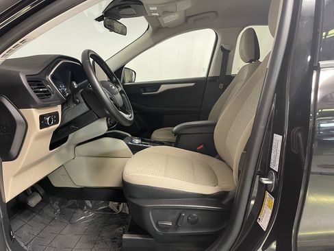 Used 2022 Ford Escape SE w/ Convenience Package image 16