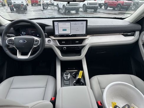 New 2025 Ford Explorer Active w/ Active Comfort Package image 12