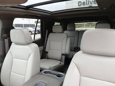 Certified 2022 Chevrolet Tahoe LT w/ LT Signature Package AWD/4WD image 15