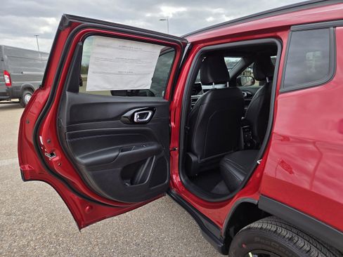 New 2026 Jeep Compass Latitude AWD/4WD image 14