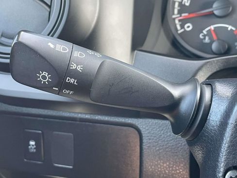 Used 2022 Toyota Tacoma SR w/ SR Convenience Package image 27