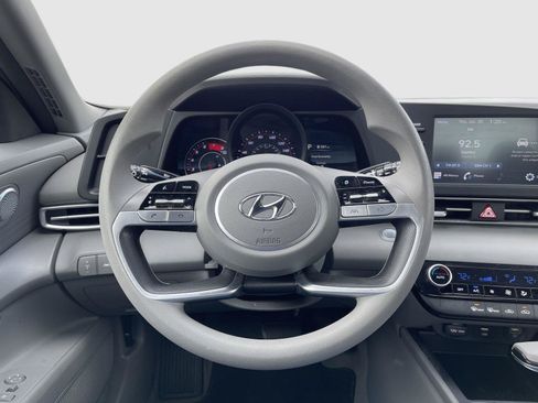 Used 2021 Hyundai Elantra SEL FWD image 6
