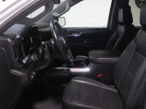 Used 2025 Chevrolet Silverado 1500 LTZ AWD/4WD image 8
