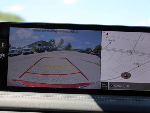 Used 2023 Genesis G70 2.0T image 22