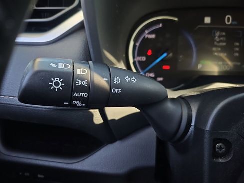 Used 2023 Toyota RAV4 XLE Premium image 19