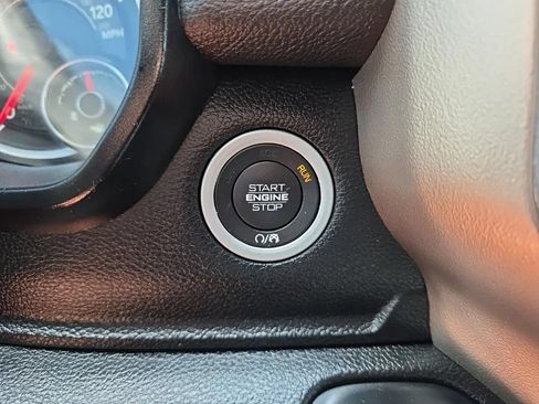 Used 2019 RAM 1500 Laramie AWD/4WD image 34