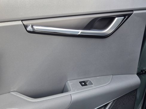 New 2026 Kia Niro SX Touring FWD image 34